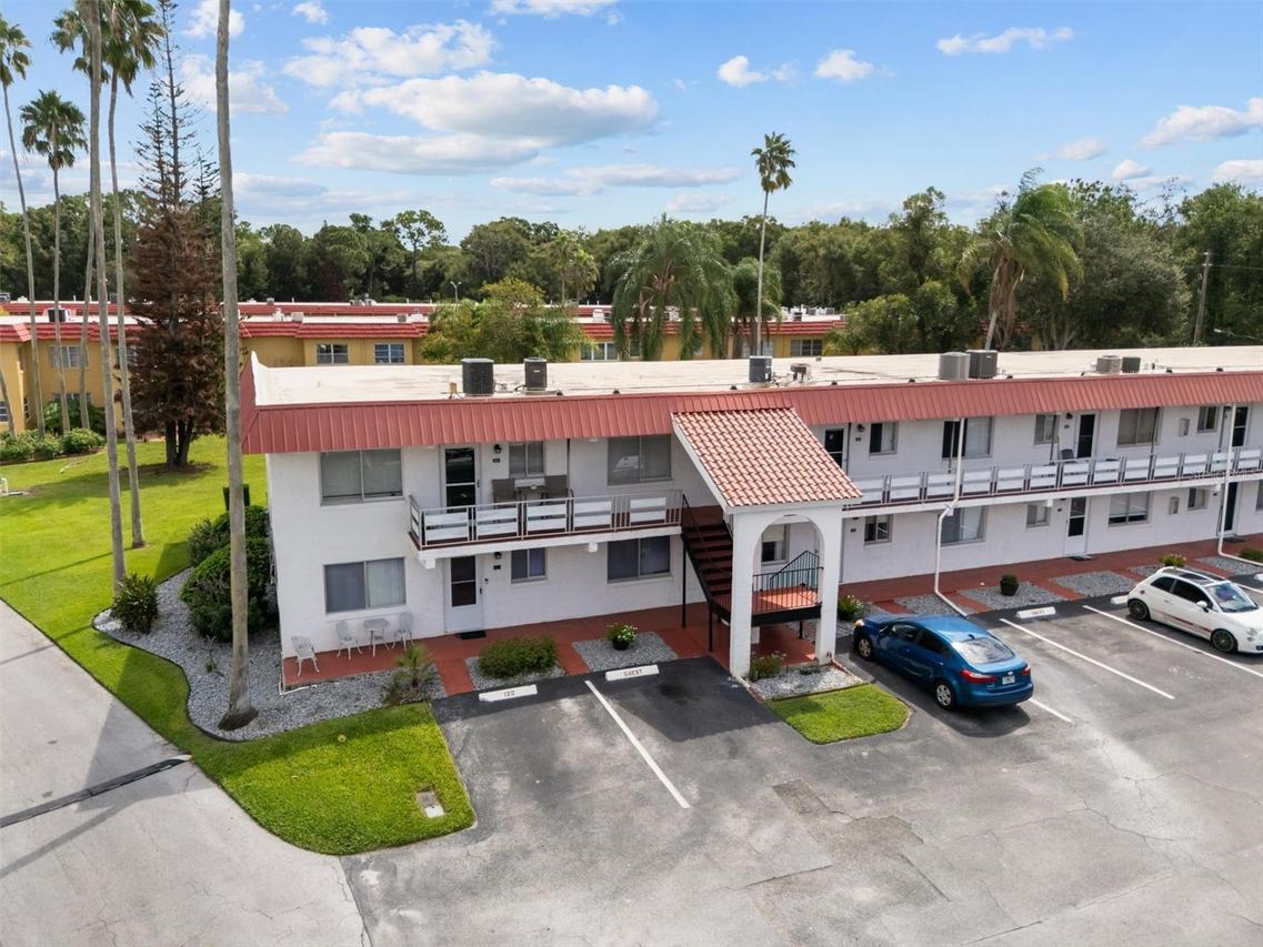 1100 Martinique Dr. #220, Winter Haven, FL 33884