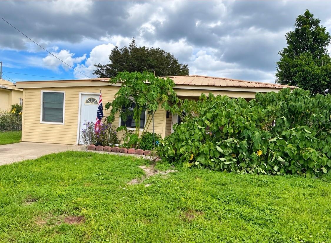 65 Princeton Ave., Frostproof, FL 33843