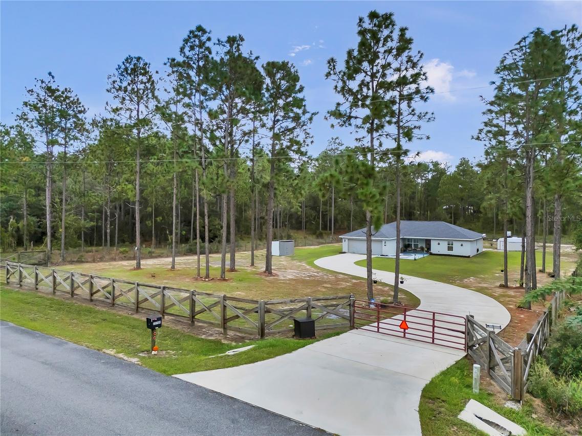 23708 NW Amberjack Ave., Dunnellon, FL 34431