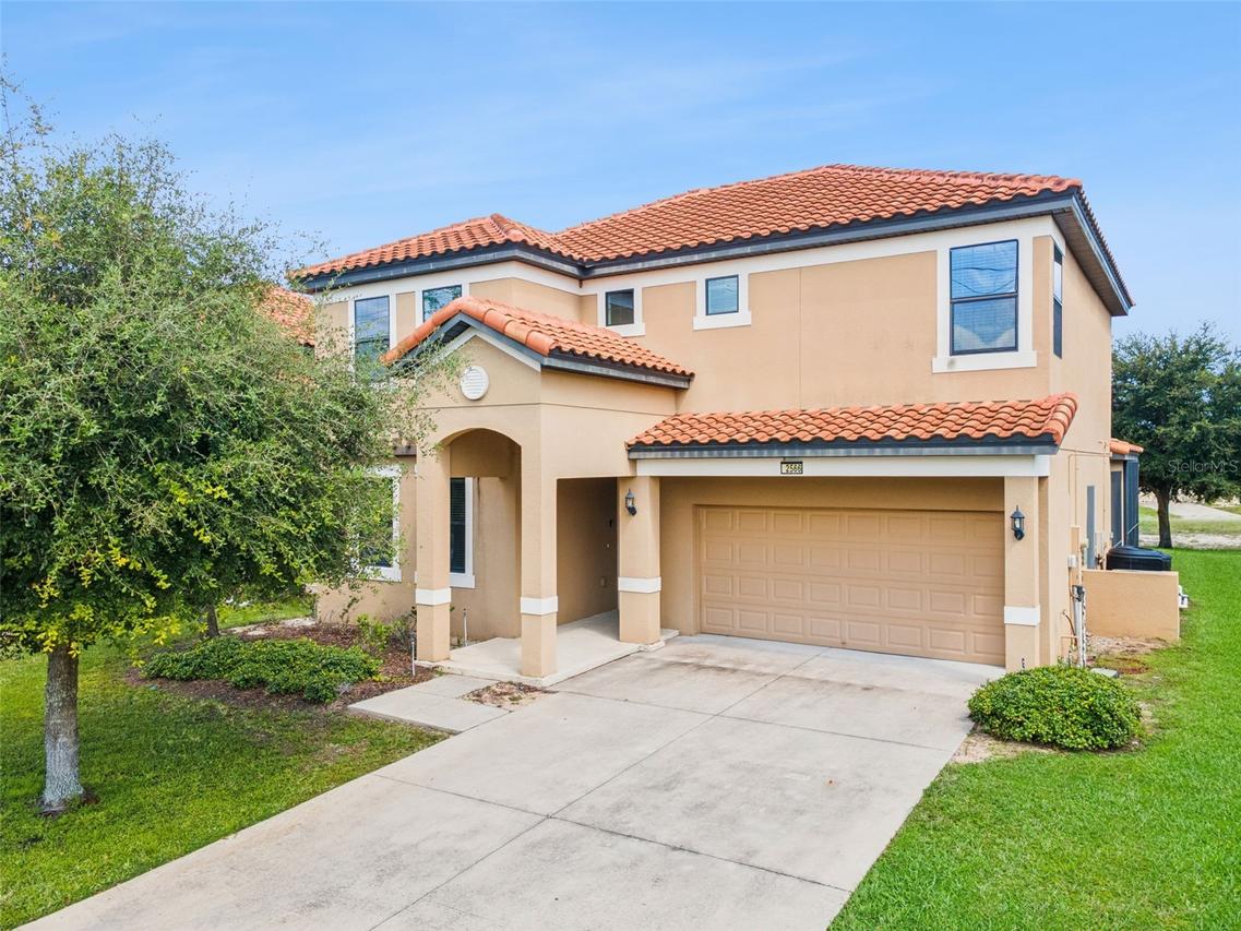 2566 Rosemont Cir., Davenport, FL 33837