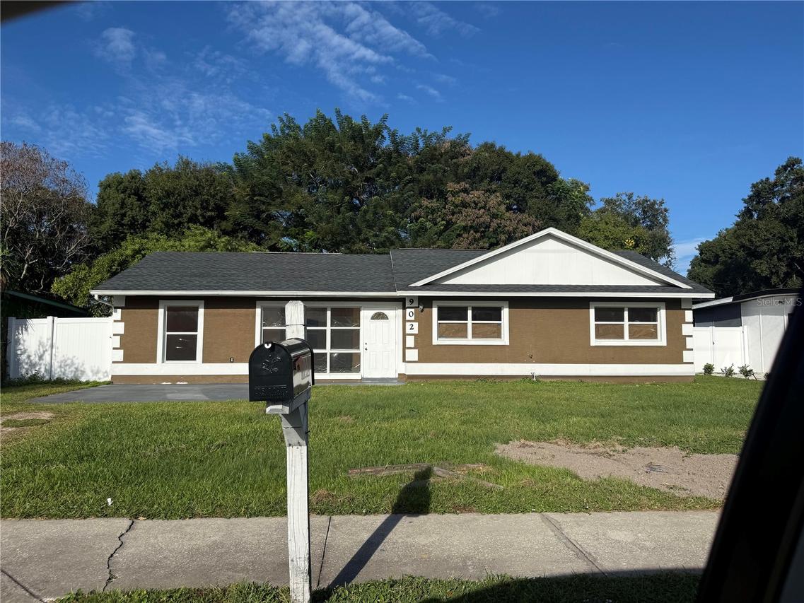 902 N Thacker Ave., Kissimmee, FL 34741
