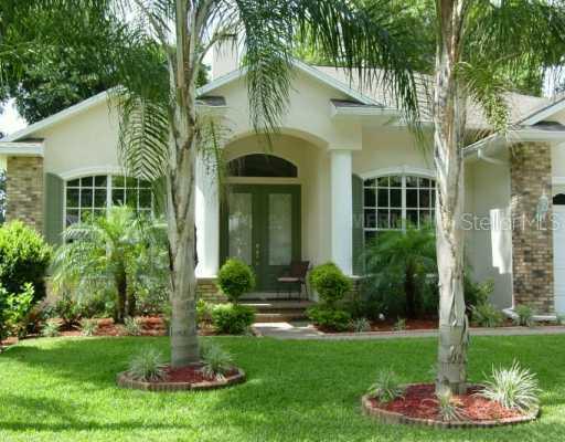 2228 Valrico Forest Dr., Valrico, FL 33594