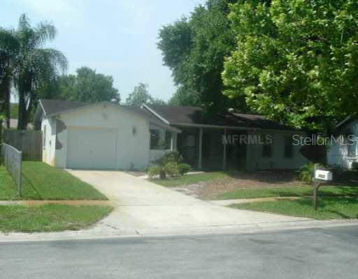 1023 Pinegrove Dr., Brandon, FL 33511