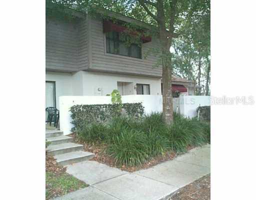 821 Oak Park Pl., Brandon, FL 33511