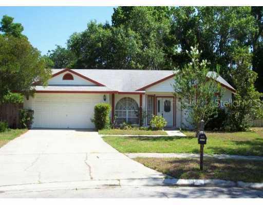 18305 Groveside Pl., Lutz, FL 33549