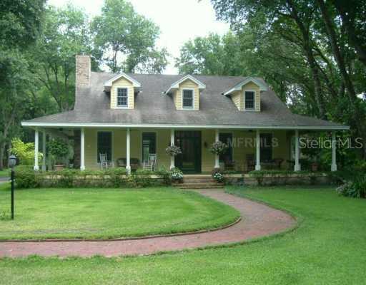 225 Valrico Rd., Valrico, FL 33594