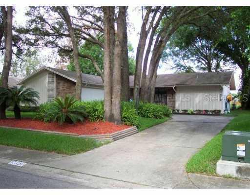 17520 Meadowbridge Dr., Lutz, FL 33549