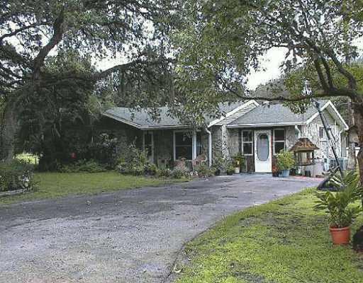 33252 Tammy Ln., Zephyrhills, FL 33543