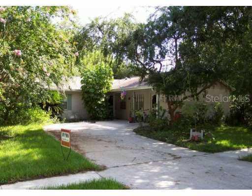 1120 Brandon Lakes Ave., Valrico, FL 33594