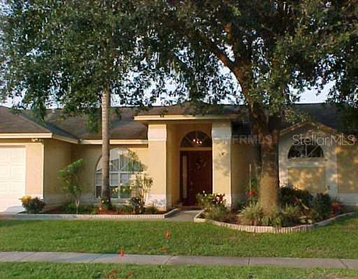 1327 Gangplank Dr., Valrico, FL 33594