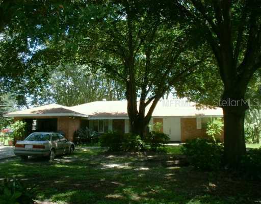 219 Skywood Dr., Valrico, FL 33594