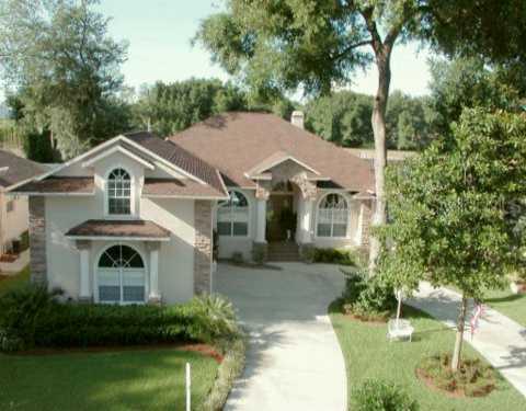 2337 Valrico Forest Dr., Valrico, FL 33594