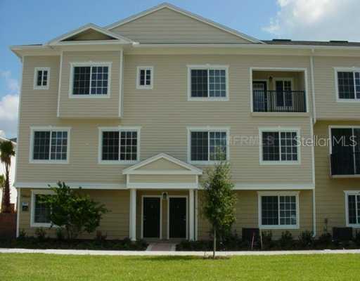 9743 Meadow Field Creek #207, Tampa, FL 33626