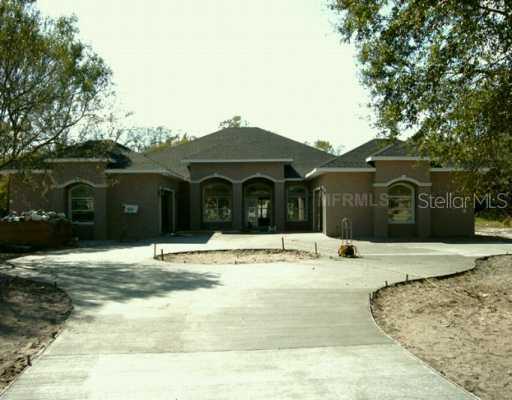920 Lake Thomas Ln., Lutz, FL 33548