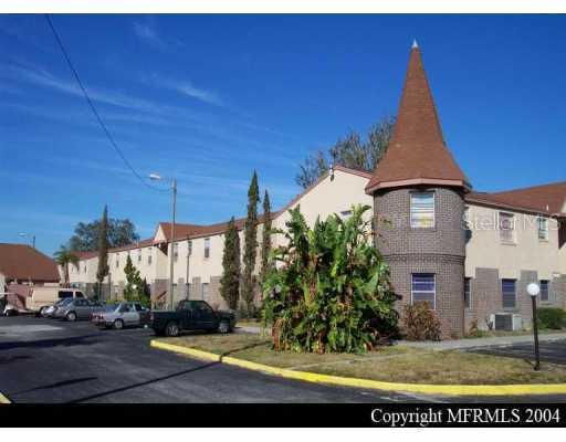 305 E Whitehall Ct. #105, Tampa, FL 33604