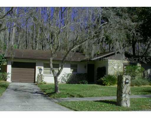 1060 Foxwood Dr., Lutz, FL 33549