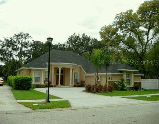 4901 Sylvan Oaks Dr., Valrico, FL 33594