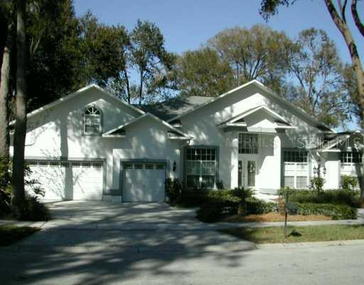 2416 Valrico Forest Dr., Valrico, FL 33594