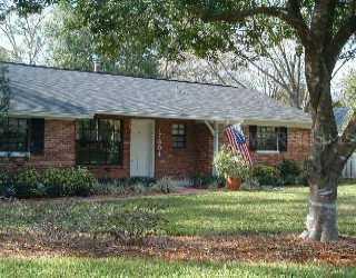 17804 Simmons Rd., Lutz, FL 33548