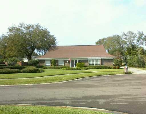 4403 Meadowwood Way, Tampa, FL 33618