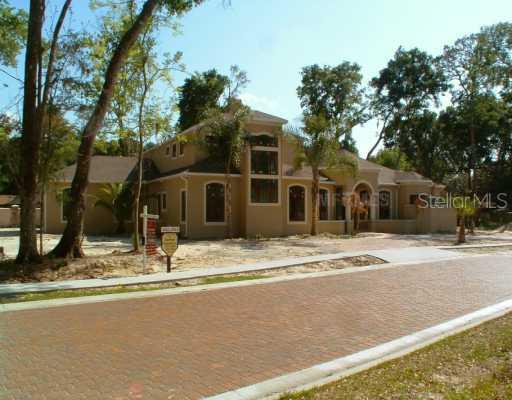 925 Shoals Landing Dr., Brandon, FL 33511