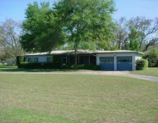 3006 Lake Ellen Ln., Tampa, FL 33618