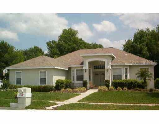 2217 Heritage Crest Dr., Valrico, FL 33594