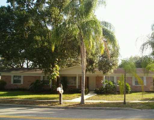 701 Village Pl., Brandon, FL 33511