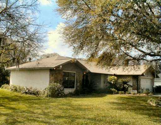 120 Lake Hobbs Rd., Lutz, FL 33548