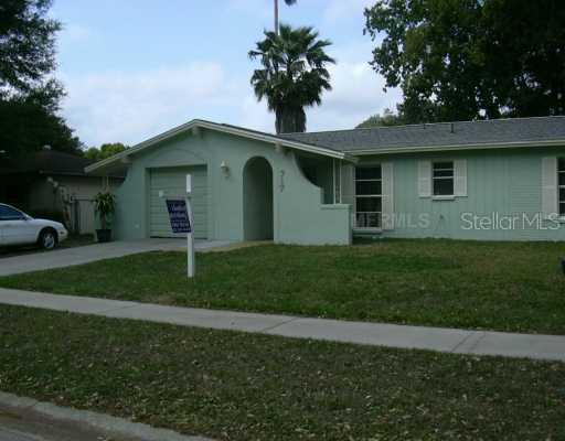 717 Innergary Pl., Valrico, FL 33594