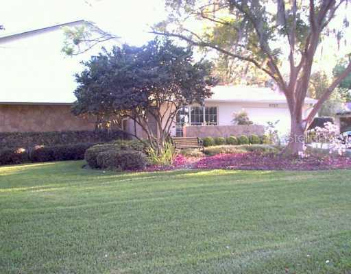 6727 Maybole Pl., Temple Terrace, FL 33617