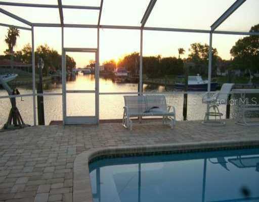 1894 Tanglewood Dr., St Petersburg, FL 33702