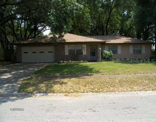 703 Queens Ct., Seffner, FL 33584