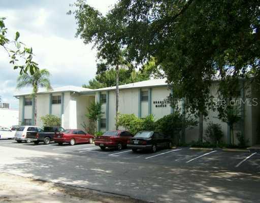 200 Brandon Manor Ct., Brandon, FL 33511