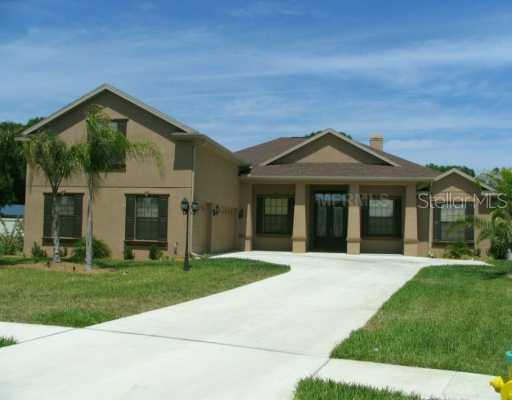 1024 Carriage Park Dr., Valrico, FL 33594