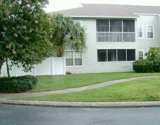 8350 Savannah Trace Cir. #102, Tampa, FL 33615