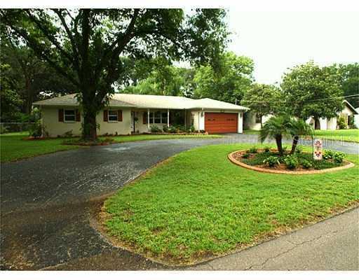 2110 Diane Ave., Valrico, FL 33594