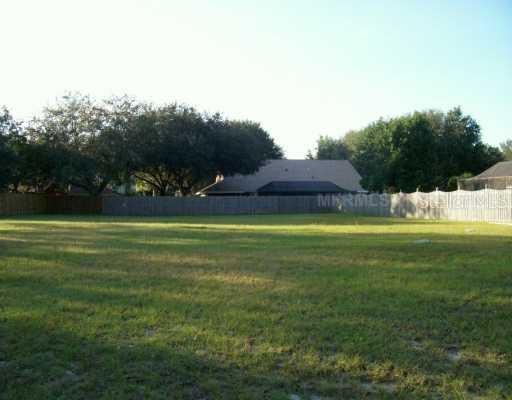 18237 Clear Lake Dr., Lutz, FL 33548