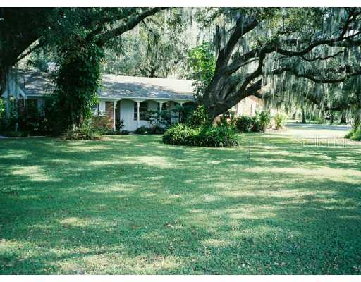 201 Limona Rd., Brandon, FL 33510