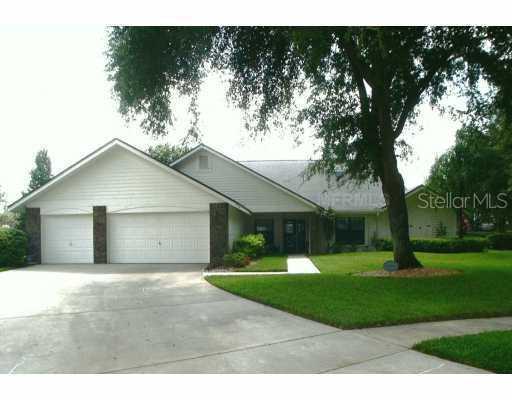 18250 Clear Lake Dr., Lutz, FL 33548