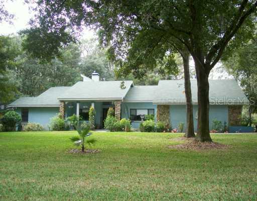 17512 Mallard Ct., Lutz, FL 33559