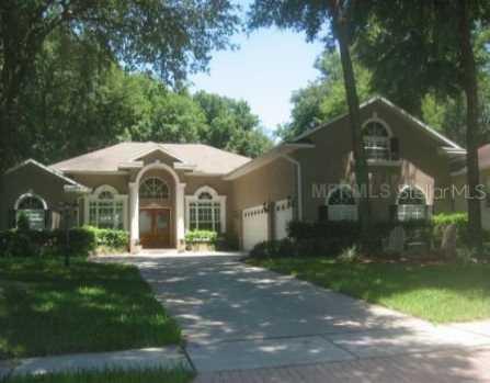 2205 Valrico Forest Dr., Valrico, FL 33594
