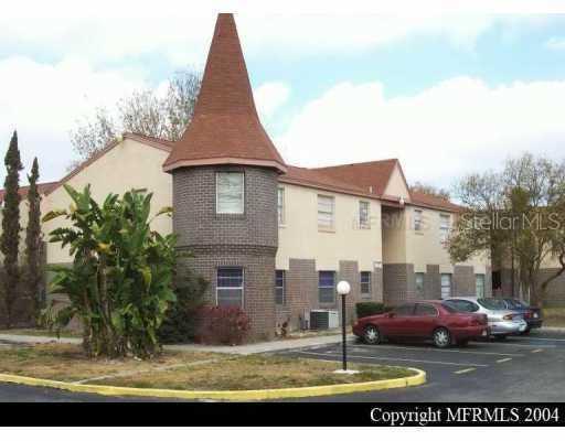 303 E Wellington Ct. #303B, Tampa, FL 33604