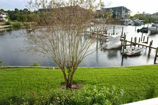 5722 Biscayne Ct. #104, New Port Richey, FL 34652