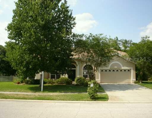 17324 Oak Ledge Dr., Lutz, FL 33549