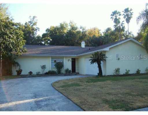 907 Winchester Ln., Valrico, FL 33594