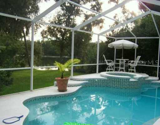 732 June Lake Ln., Brandon, FL 33510