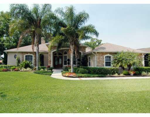 1215 Oxbridge Dr., Lutz, FL 33549