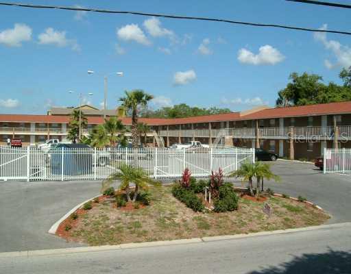 11312 N 52nd St., Tampa, FL 33617