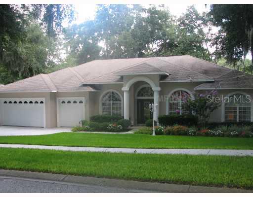 2412 Valrico Forest Dr., Valrico, FL 33594